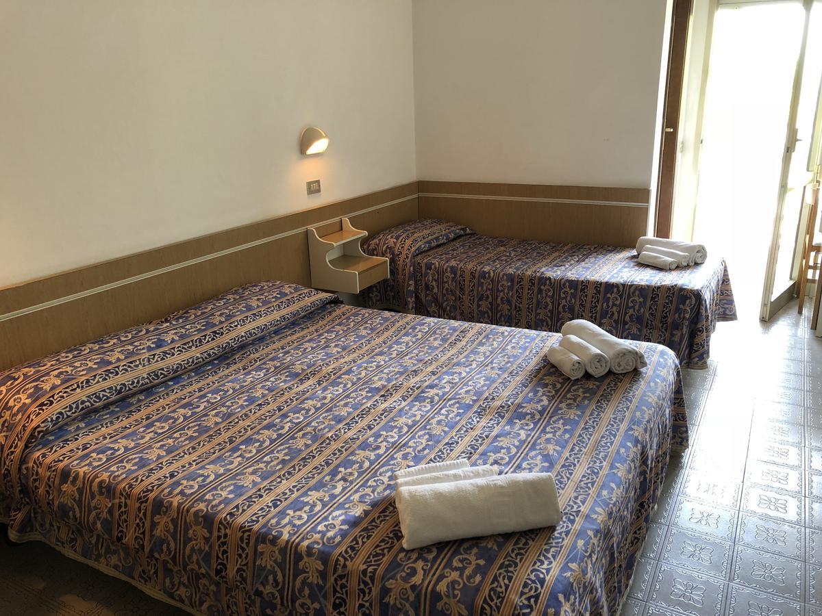 Hotel Alexander San Mauro Mare ภายนอก รูปภาพ